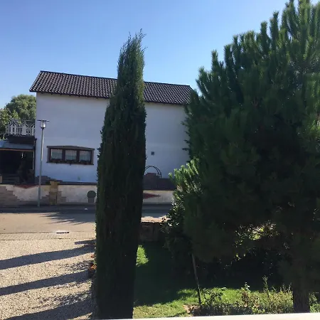 Apartment Fuer Zwei Personen In Romantischem Weindorf Kleinkarlbach Buitenkant foto