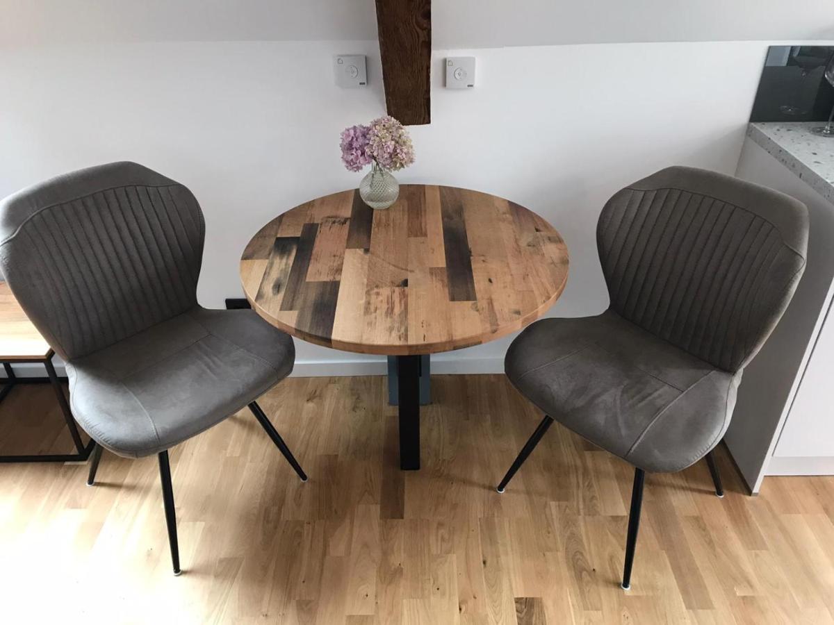 Apartment Fuer Zwei Personen In Romantischem Weindorf Kleinkarlbach