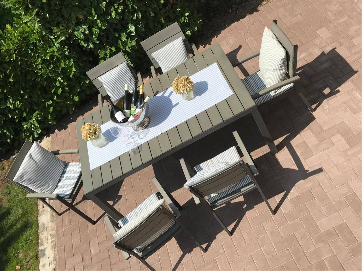 Fuer Zwei Personen In Romantischem Weindorf