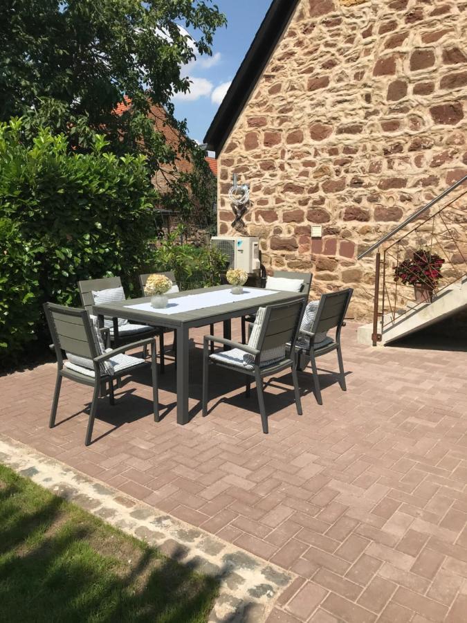 Fuer Zwei Personen In Romantischem Weindorf Apartment Kleinkarlbach